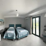 מלון Odyssion 3*
