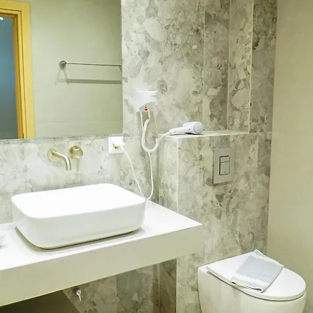 Odyssion Hotel 3*